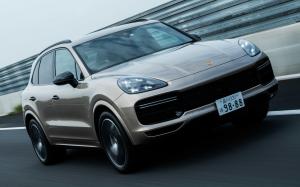 Porsche Cayenne Turbo 2018 года (JP)